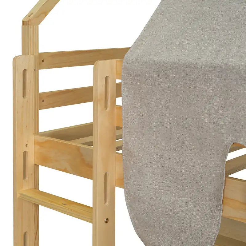 Hochbett aus Holz für zwei Personen mit hausförmigem Gestell und Zelt