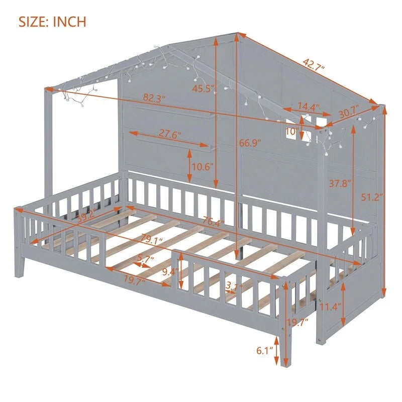 Letto a forma di casa singolo con scaffali, finestra e striscia luminosa scintillante sul tetto