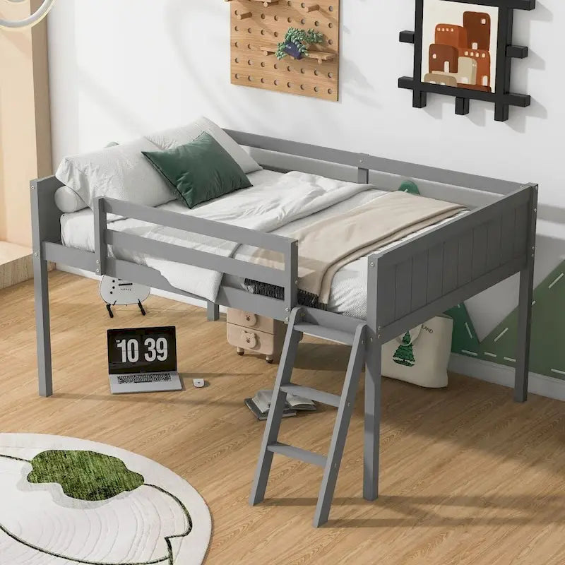 Niedriges Holzh Hochbett in voller Größe mit Leiter