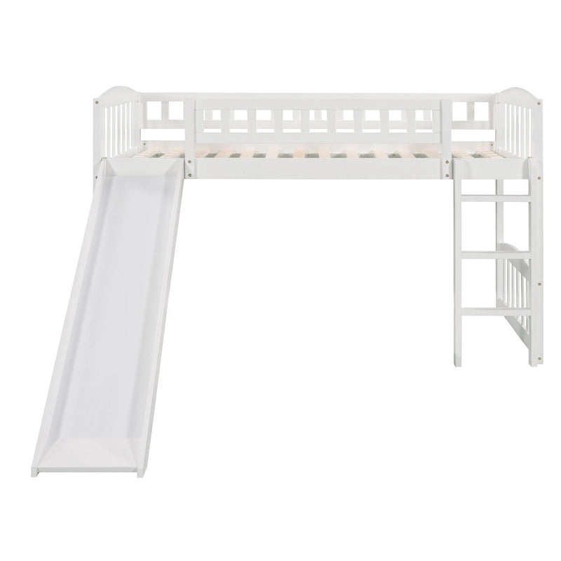 Letto rialzato con scivolo e scala