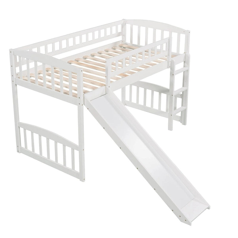 Letto rialzato con scivolo e scala