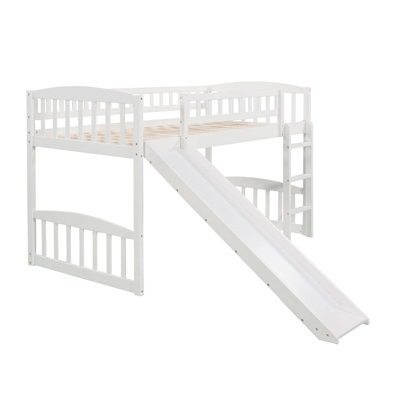 Letto rialzato con scivolo e scala