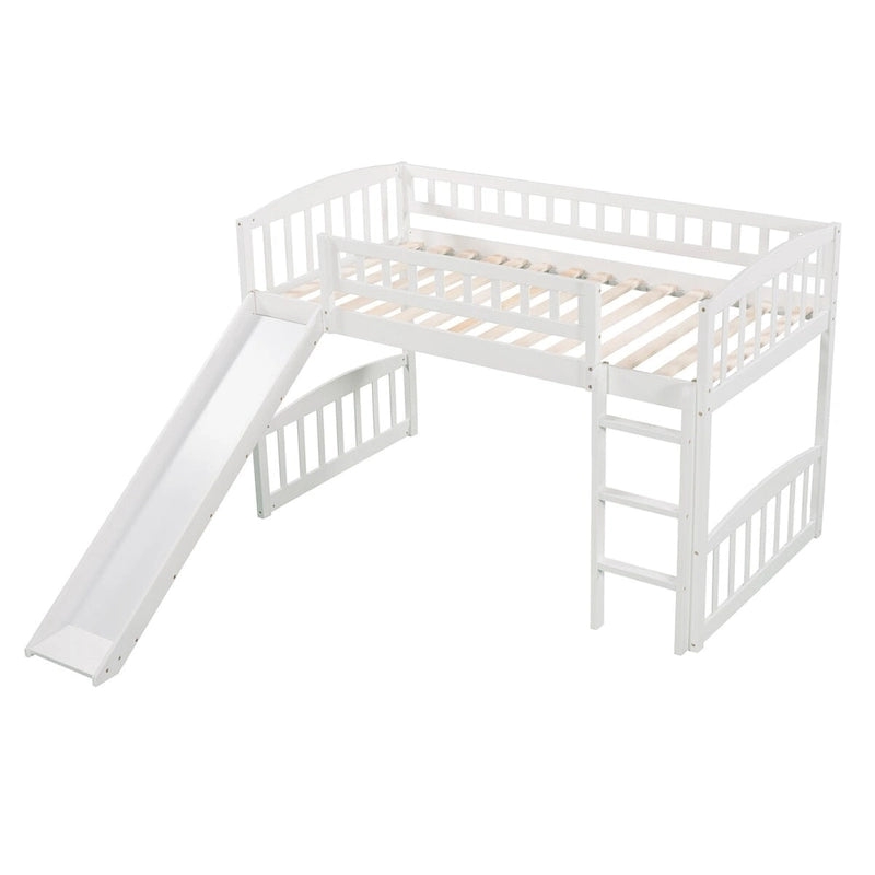 Letto rialzato con scivolo e scala