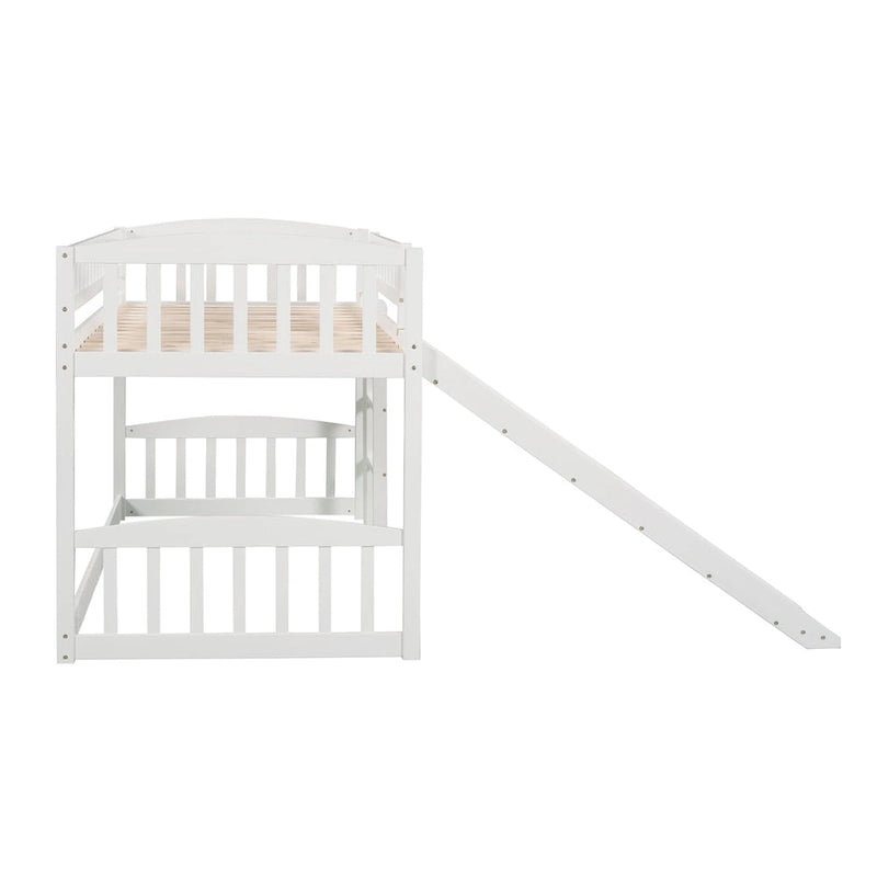 Letto rialzato con scivolo e scala